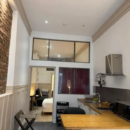 Ξενοδοχείο Little Regina 2*