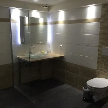Hotel Little Regina 2*