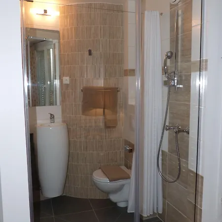 Szálloda Little Regina Párizs