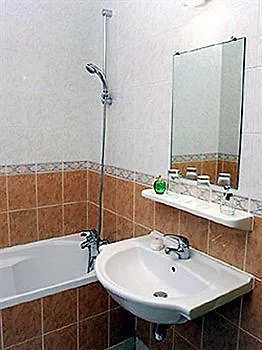 Little Regina Párizs