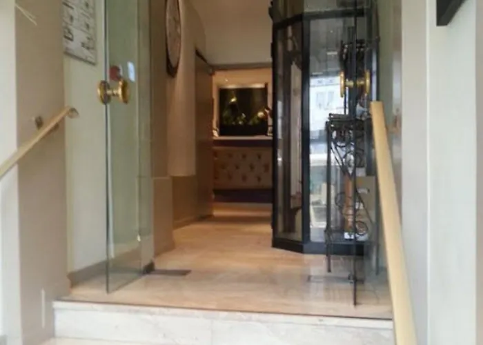 리틀 레지나 2* 파리